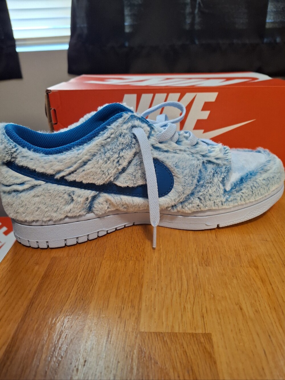 Nike Dunk Low ( BG) Abominable Snowman NIB - Picture 4 of 16